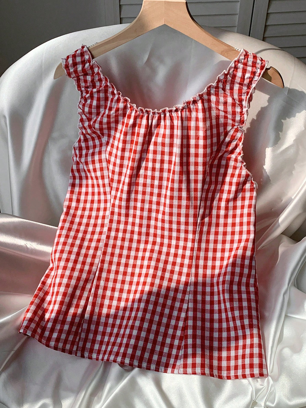 SHEIN EZwear Women's Summer Clothing Sweet Vacation Red And White Plaid Top Smocked Top With Bow Decoration