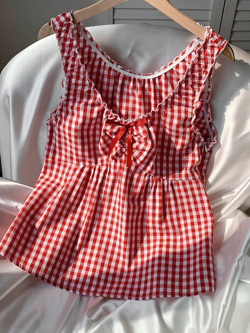 SHEIN EZwear Women's Summer Clothing Sweet Vacation Red And White Plaid Top Smocked Top With Bow Decoration
